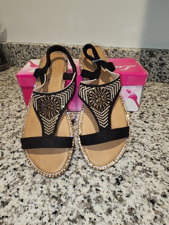 Lucita Shoes - Lucita PK2-005 Black ang Gold Geometric Sandals